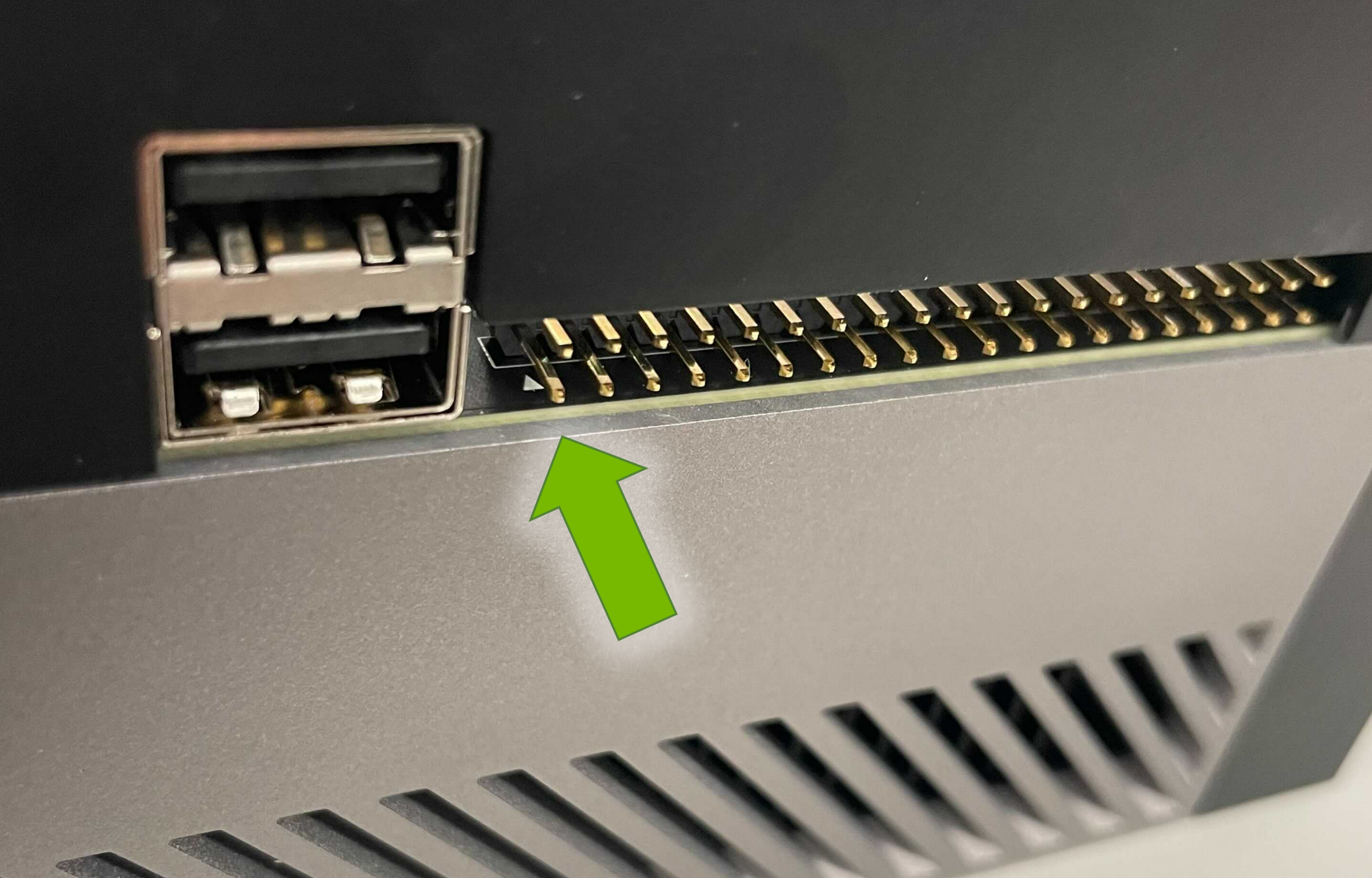 Pin 1 marking on the 40-pin header